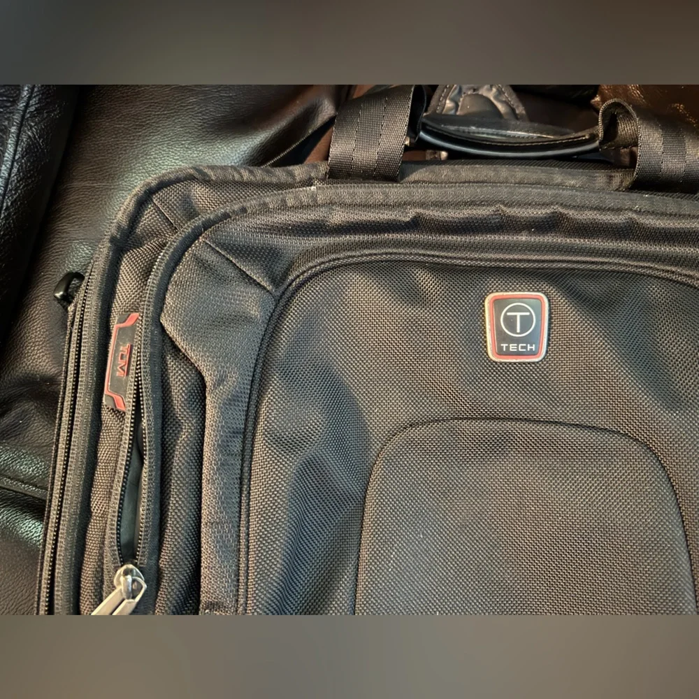Tumi T-Tech laptop messenger bag or briefcase